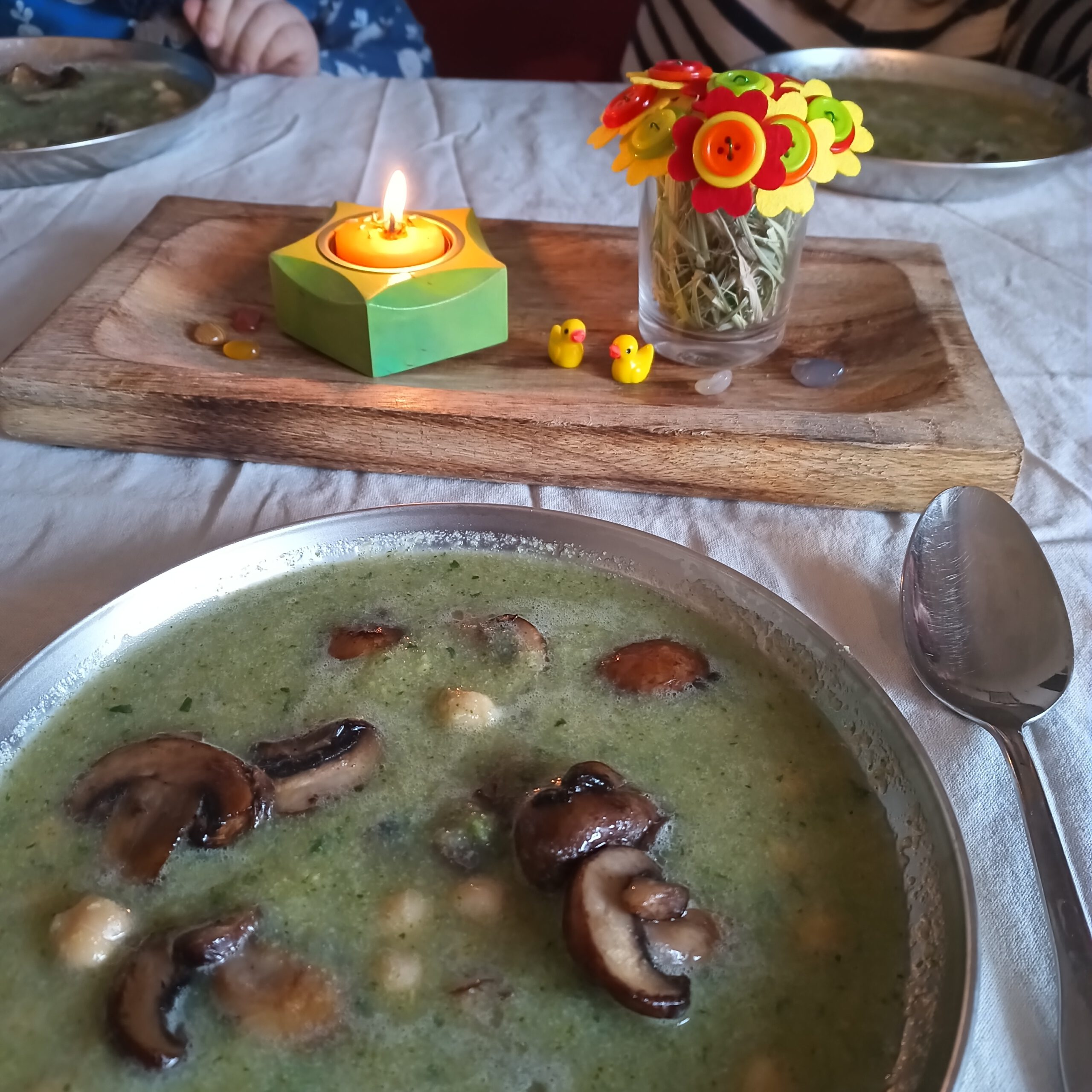 Brokkoli-Kräuter-Suppe